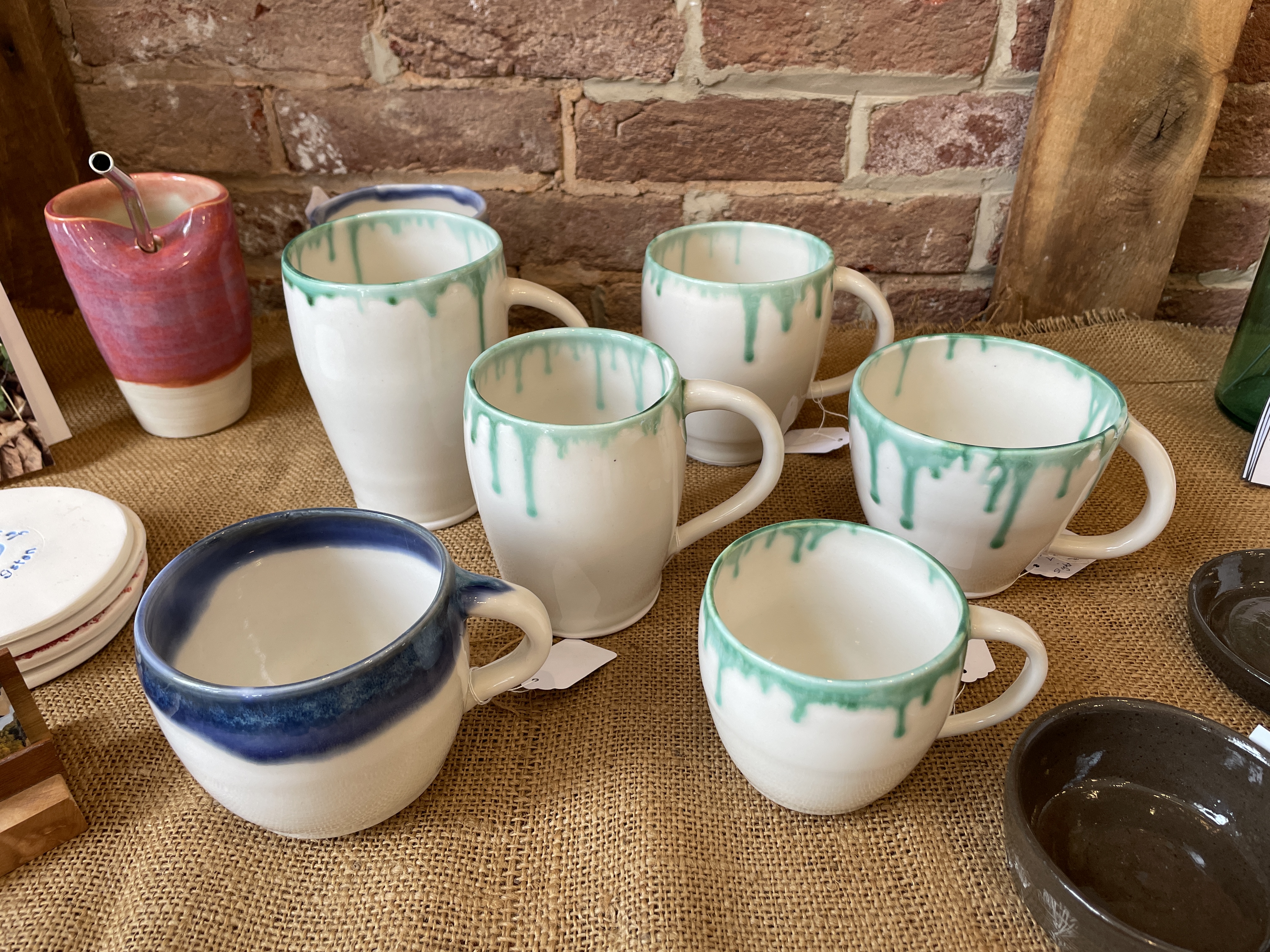 Tom mugs with green lip